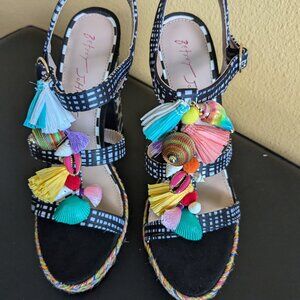 Betsey Johnson Marcyy Marco Heels Shells & Tassels Black & White Sz 6.5